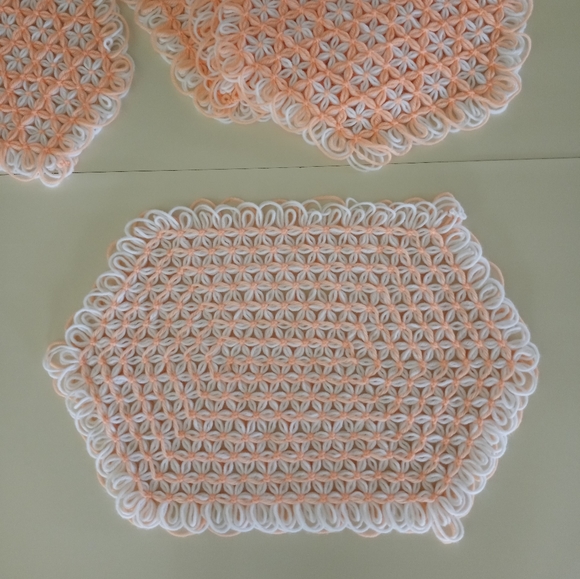 Vintage Crochet Flower Star Placemats And Lazy Susan Mat Set of 5 - Picture 5 of 11